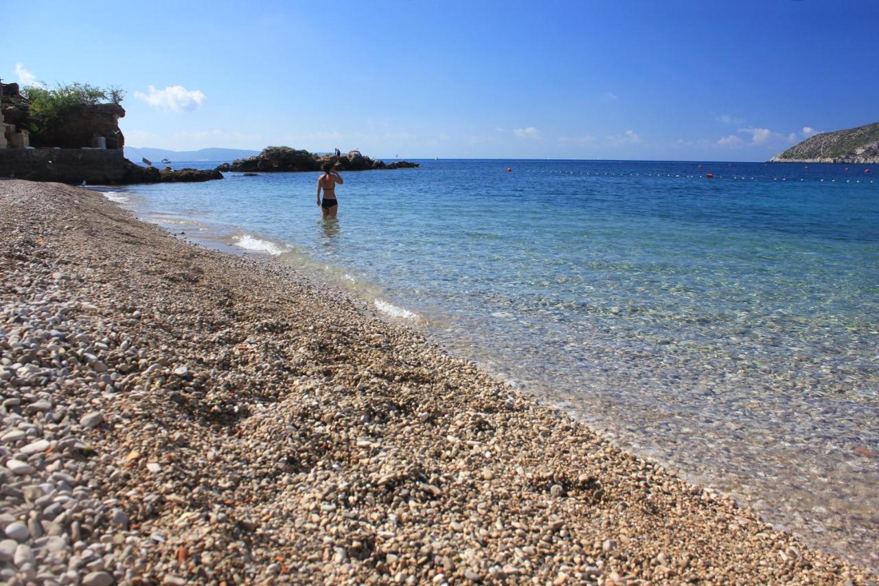Apartments By The Sea Komiza, Vis - 8533 ภายนอก รูปภาพ